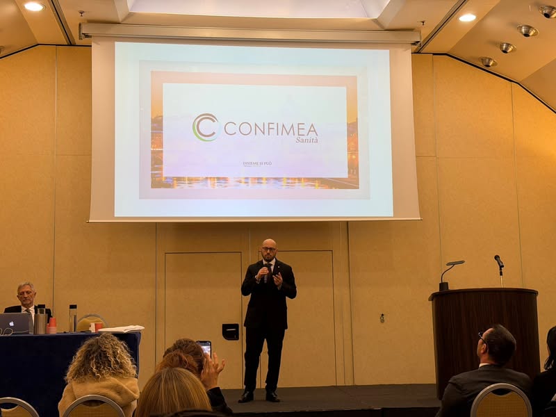 Massimiliano Fastelli interviene a un evento nazionale di CONFIMEA Sanità